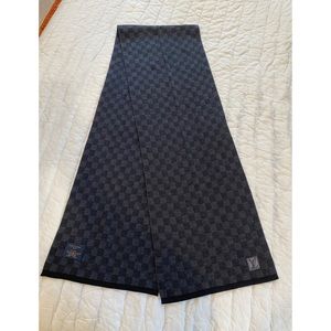 Louis Vuitton mens Damier Scarf cobalt w/ box
